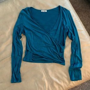 ♻️ 2/$8 ♻️ Faux Wrap Top DONATING SOON